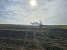Land-/Forstmaschine - Fahrzeugbrand; brennt Traktor auf Feld.